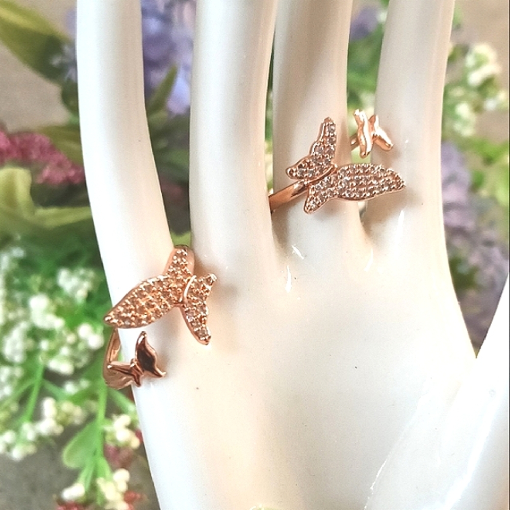 🦋2 Rose Gold Rhinestone Butterfly Adjustable Rings (6-7)🦋 - Picture 2 of 6